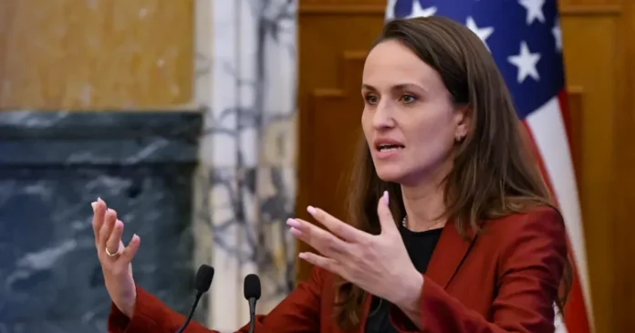 Bilanț Oana Țoiu: chirii păguboase și angajați care cereau bani pentru programări
