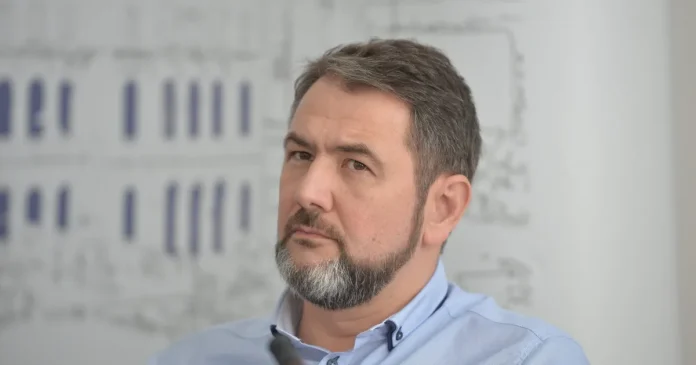 Controale în ghiozdanele elevilor, propuse de ministrul Educației după atacul din Bistrița