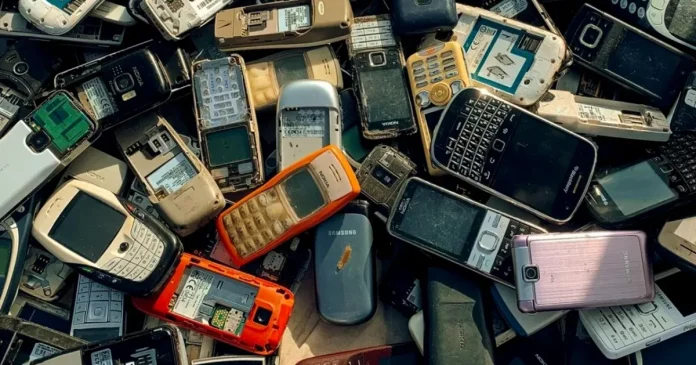 Europenii cumpără de 3 ori mai multe electronice decât reciclează