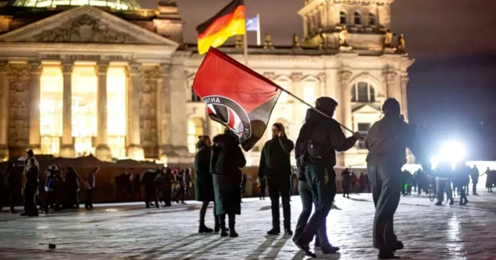 Frică de violențe de Halloween în Germania: magazine păzite și evenimente anulate