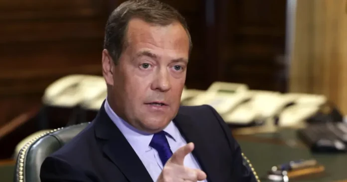 Medvedev îi sperie pe ruși cu o presupusă vânătoare împotriva tuturor rușilor în Europa
