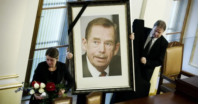 Nicușor Dan, omagiu pentru Václav Havel, disidentul născut acum 90 de ani