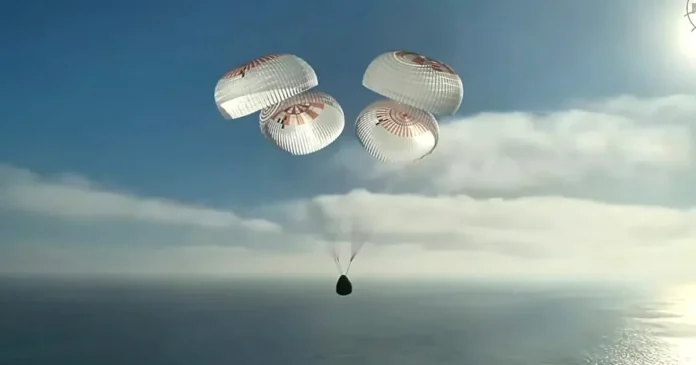 Patru astronauți s-au întors pe Pământ după 237 de zile pe Stația Spațială Internațională