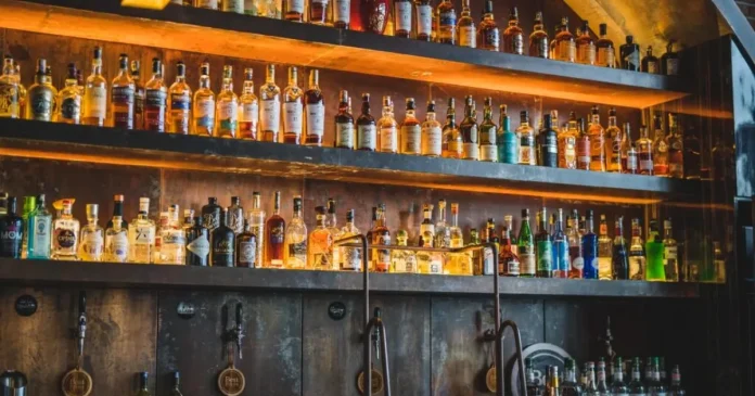Polonia vrea să interzică alcoolul noaptea și să limiteze publicitatea