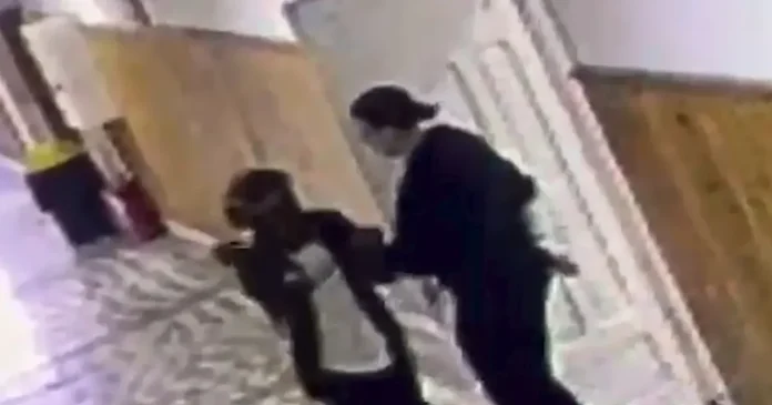 Profesoara înjunghiată în Bistrița, operată; agresorul, la Psihiatrie