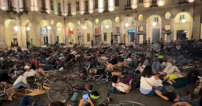 Protest la Torino după moartea unui copil de 7 ani: barieră umană zilnică