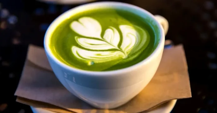 Pudra verde similară cu matcha, dar fără cofeină. Cum este preparată