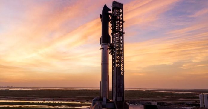 SpaceX lansează patru astronauți spre Stația Spațială Internațională