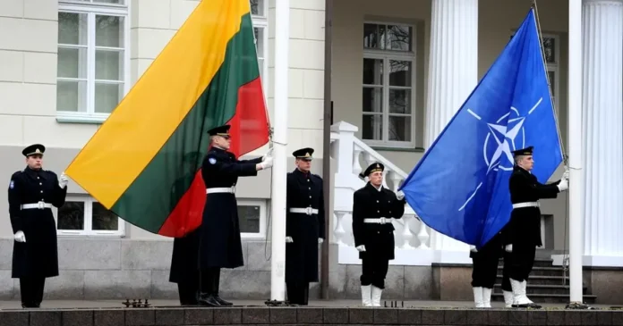 Țară NATO deschide calea armelor nucleare. Amenințarea Rusiei schimbă regulile