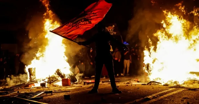 Tinerii din toată Europa protestează: „Nu vrem să luptăm în războaiele lor”