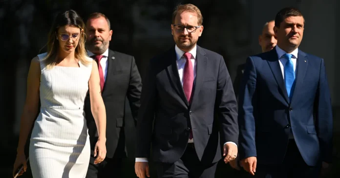 Trei tabere se luptă pentru controlul USR la congresul de la Timișoara