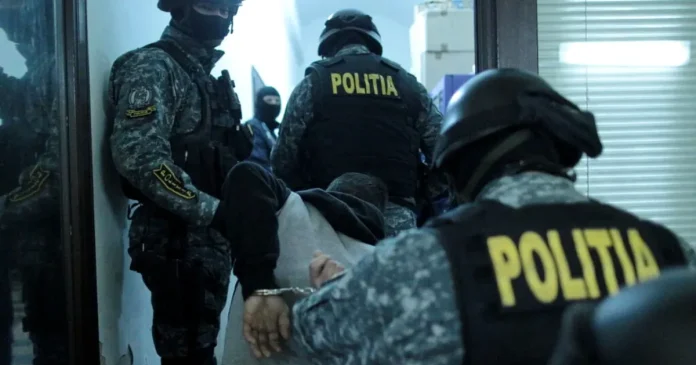 Vicepreședinte USR, reținut de DIICOT. Acuzat de trimiterea unui utilaj militar în Belarus