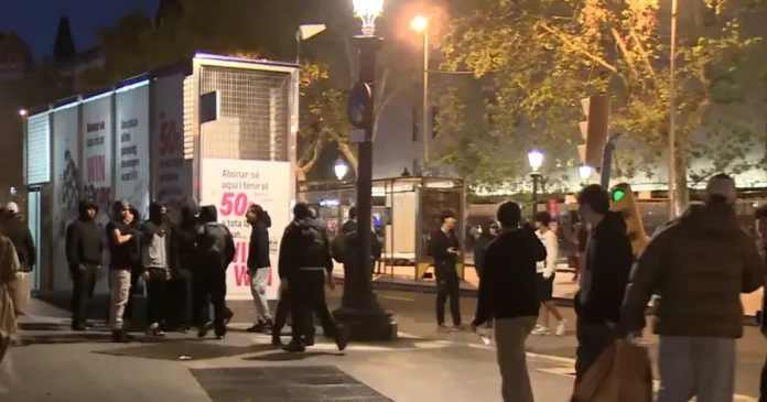 Violențe la Barcelona: 100 de arestări după jafuri și incendieri